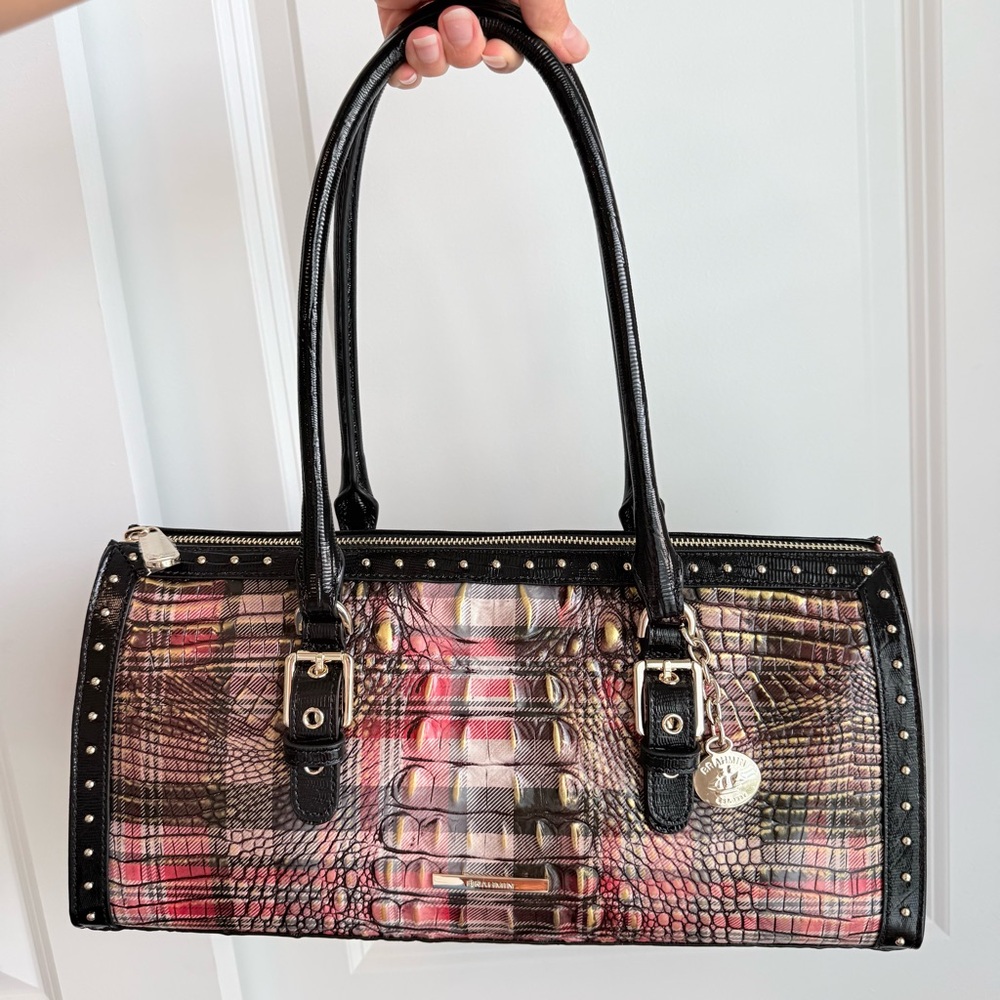 Elegant Black and Pink Crocodile Pattern Handbag. Basically Brand New.